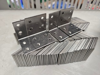 Hoeksteunen Wi-053. Ca 100 Stuks RVS, Partij